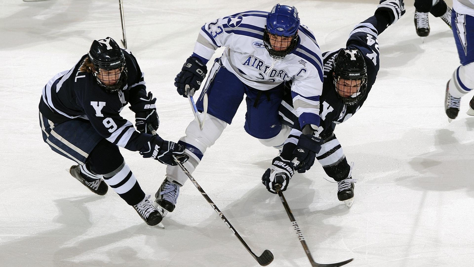 火箭封闭训练重点练习外线夹击战术应用，火箭外贮器