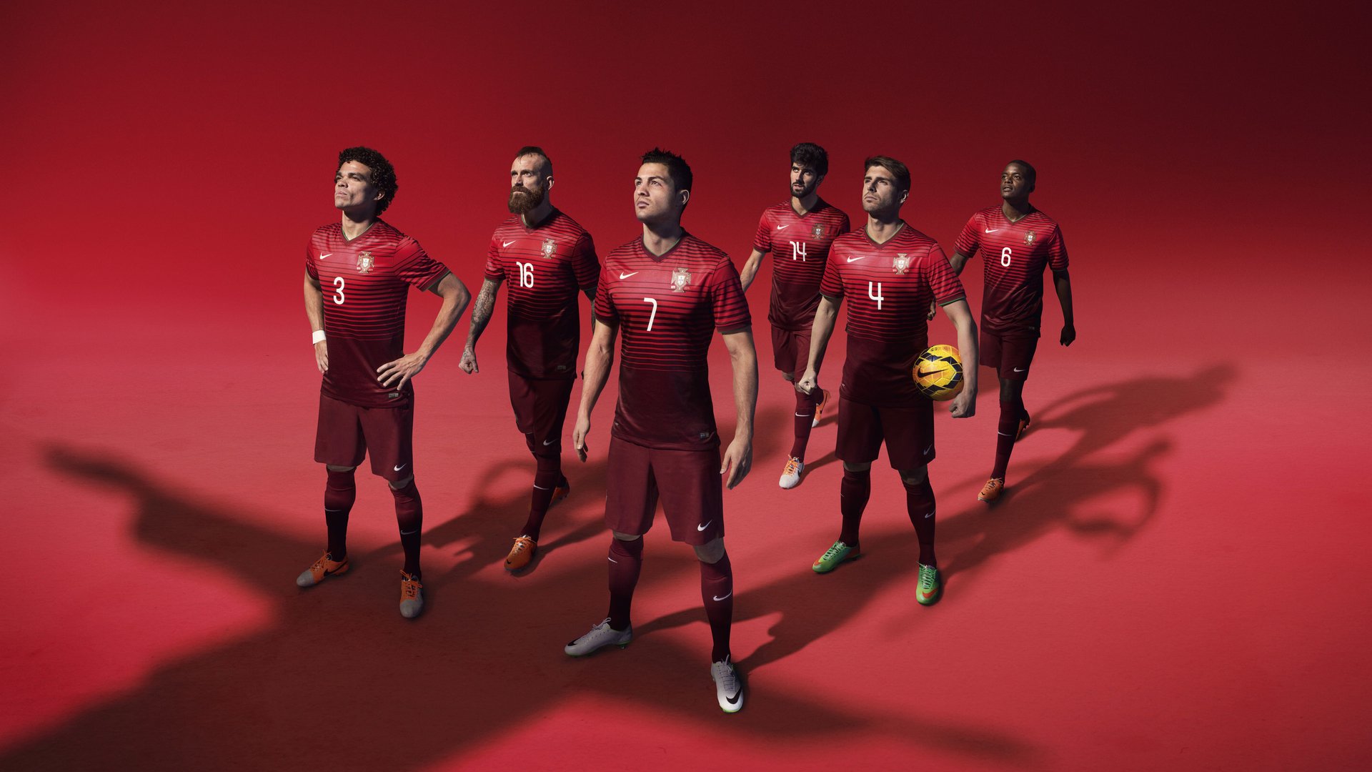 爱游戏体育-欧洲杯变阵奇兵：出奇制胜赢得佳绩！，欧洲杯奇迹再现