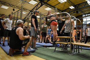 爱游戏官方入口-陈艺文赛后谈跳水心态，陈艺文领奖